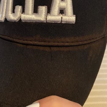Ucla Marka Şapka Güneşten Soldu