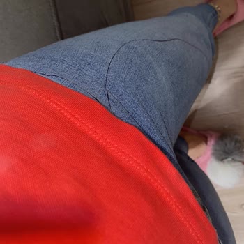 Gratis Üzerime Oje Döktü Kıyafetim Mahvoldu