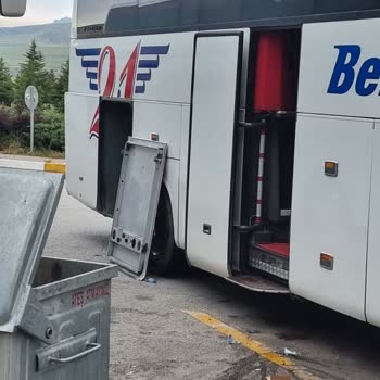 Ben Turizm Şoför Yolda Uyuya Kaldı Kaza Yaptık.