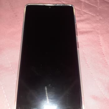 Simge Elektronik (Ankara Servisi) Simge Elektronik (ekran Koruyucuyu Bile Takamıyorlar)