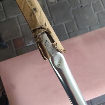 Aras Kargo Ürüne Hasar Vermiş. Muhatap Yok.