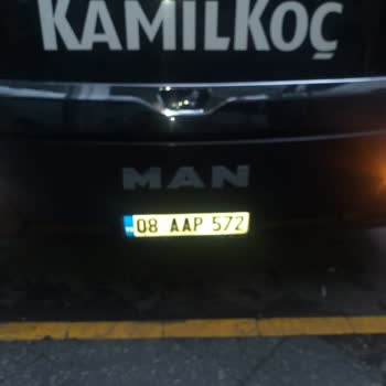 Kamil Koç Otobüsü Balık Taşıyor Ve Herkesin Çantası Balık Suyu