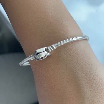 Pandora Mücevher Pandora Bilekliğin Klipsli Kısmının Bozuk Olarak Verilmesi.