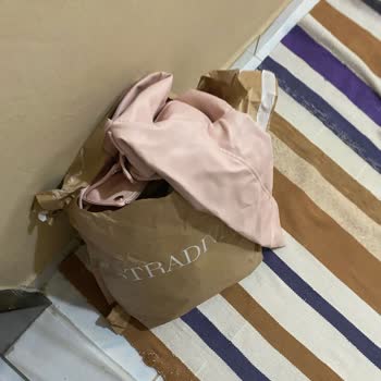 Bir Günde Kargo Patlamış Ve Ürünler İçerisine Tıkıştırılmış Bir Şekilde Gelen Kargo!