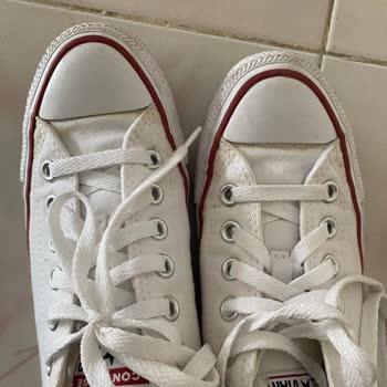 Converse Ayakkabı Sararması Ve Yıpranması