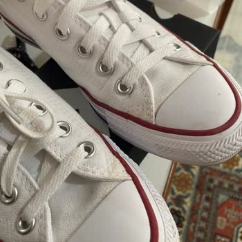 Converse Ayakkabı Sararması Ve Yıpranması