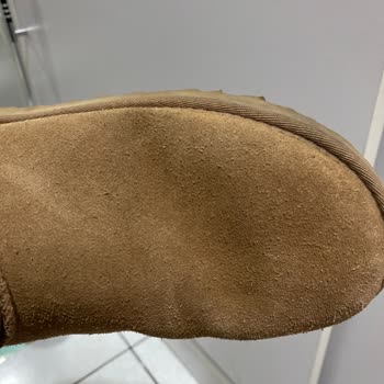 Ves Deri Ugg Bot Süetinde Ve Şeklinde Bozulma