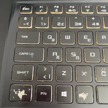 Monster Notebook Klavyenin Soyulması Ve Kabarması