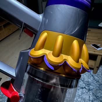 Dyson V15 Mor Şeritlerin Soyulma Sorunu