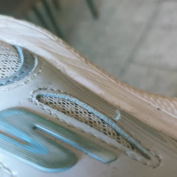 Skechers : Kelebek Ömürlü Ayakkabı