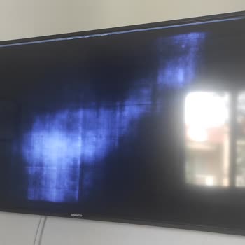 Vestel Garantili Sıfır TV 3 Ay Dayanabildi Panel Arızalı Çıktı