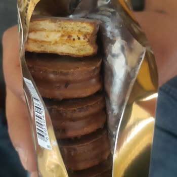 Ülker Halley Ambalajı Açtığımda Isırılmış Bir Şekilde Önüme Çıktı