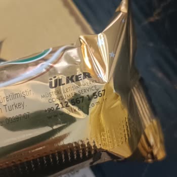 Ülker Halley Ambalajı Açtığımda Isırılmış Bir Şekilde Önüme Çıktı