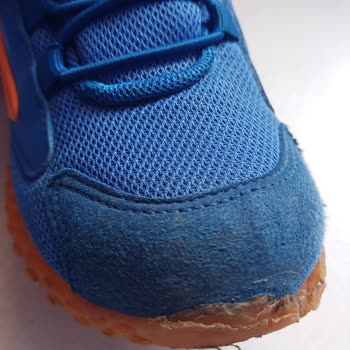 LCW Çocuk Ayakkabısı 3 Defa Giyildi Ayakkabının Önü Açıldı