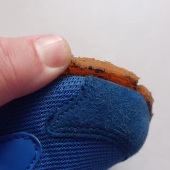 LCW Çocuk Ayakkabısı 3 Defa Giyildi Ayakkabının Önü Açıldı