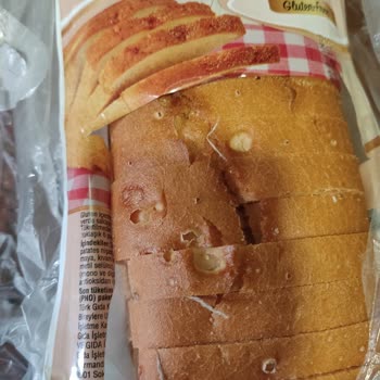 Ege Glutensiz Ekmek İçinden İp Çıktı