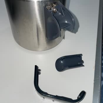 Arzum Çay Sefası, Demlik Kulpu Kırıldı.