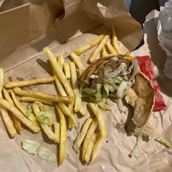 McDonald's Yemek Güzel Değildi Her Şey Buz Gibiydi