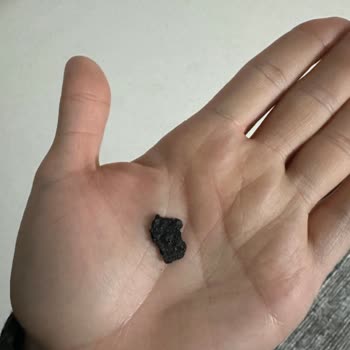 Getir Doritos Baharatlı İçinden Çıkan Siyah Cisim