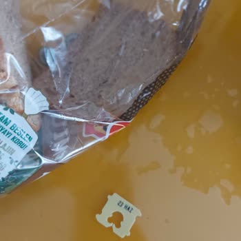 Uno Ekmek Son Kullanma Tarihi Geçmemesine Rağmen Küflendi!