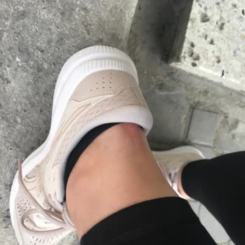 Asics Ayakkabı Her İki Ayağımın Arkası Vurdu ve Kusursuz Mesaj Geldi