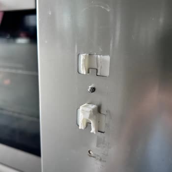 Samsung Buzdolabı Kapak Kulpu Elimde Kaldı