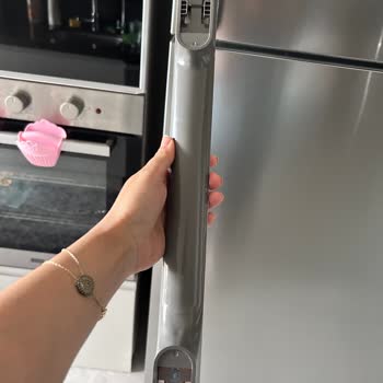 Samsung Buzdolabı Kapak Kulpu Elimde Kaldı