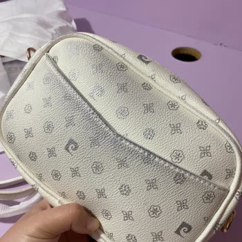 Modanisa Pierre Cardin Çantanın Rengi Aktı