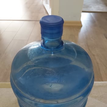 Damla Su İçinde Siyah Bir Şeyler Var!