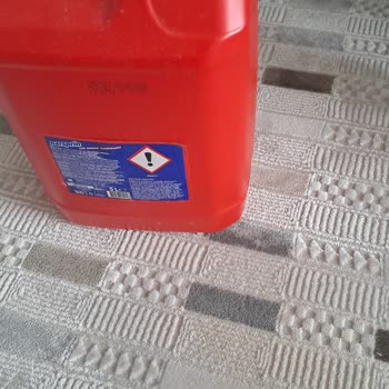 Highgenic Narsprin Halıda Sarı Leke Bıraktı