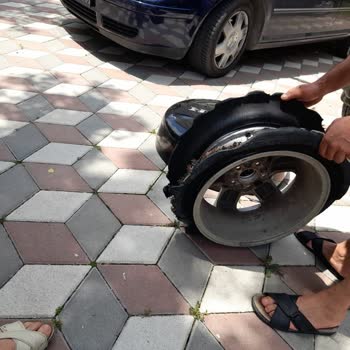 Lassa Lastik Seyir Halinde Tabanı Yok Oldu