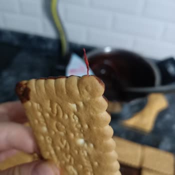 BİM'den Aldığım Bisküviden Çıkan İp Nedeniyle Endişeliyim