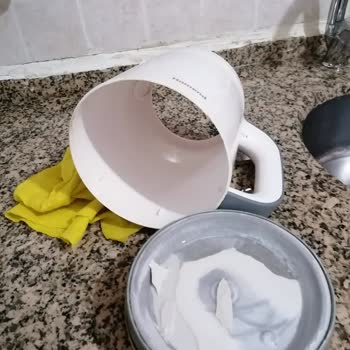 Homend Marka Çaycımda Alt Kısım Kırıldı Ve Annemin Ayağı Yandı