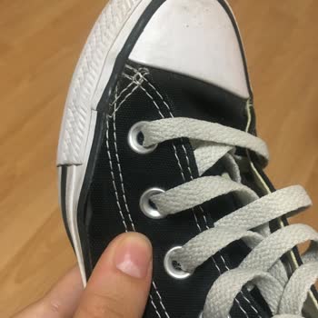 Converse Ayakkabı 3 Ayda Yırtıldı