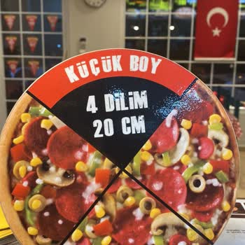 PizzaLazza Pizzalar Çekmiş Orta Küçülmüş!