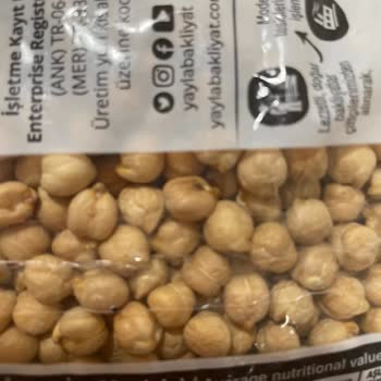 Yayla Bakliyat Yayla Nohutlar Piştikçe İçindeki Böcekler Ortaya Çıkıyor