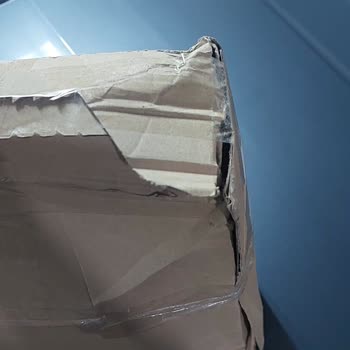 Hoopkapıda Ürünümü Açıp Kolimi Bantlayıp Bu Şekilde Teslim Etmesi