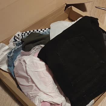 Hoopkapıda Ürünümü Açıp Kolimi Bantlayıp Bu Şekilde Teslim Etmesi