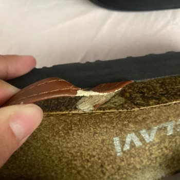 Dolap Uygulaması Üzerinden Satın Aldığım Terliklerde Defolar Var