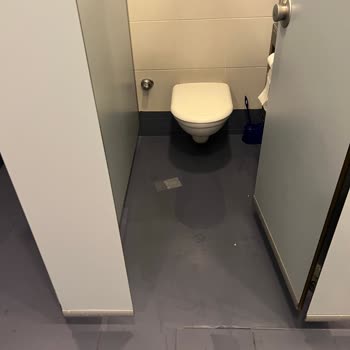 Esenboğa Havalimanı Tuvaletleri Kirli ve Kullanılamaz Haldeydi