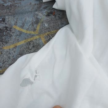 LCW Waikiki'den Alınan T-shirt'ün Barkodu Yırtık Çıktı