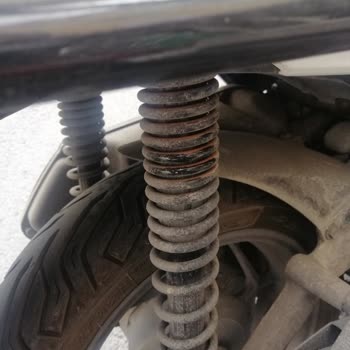 Honda Motosiklet Arka Amortisör Erken Paslanması