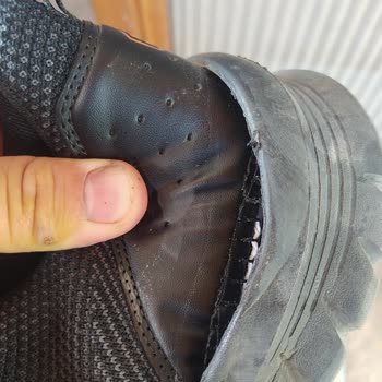 Lumberjack FLO Ayakkabı Yırtılıyor Değiştirdim Yine Açılıyor