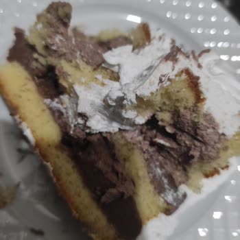 Tatlıbak Çikolatalı Pasta Değil De Krem Şanti Li Pasta