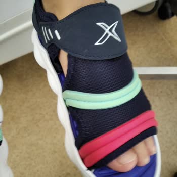 Kinetix Marka 31 Numara Sandalet Yırtıldı