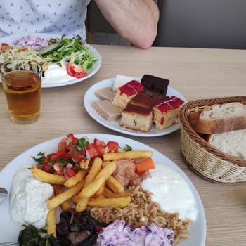 Hawaii Hotel Oda Yemek İnternet Görseler