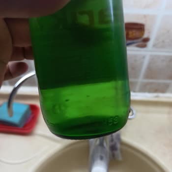 Sarıkız Maden Suyu Maden Suyunun İçindeki Siyah Maddeler