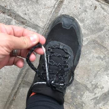 The North Face The Northface Ayakkabının Bağcık Sorunu