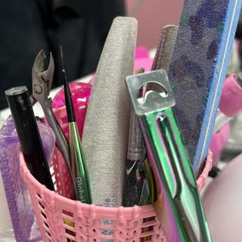 Ebru Ergün Beauty 380 TL Verip Vasat Bir Tırnakla Tatile Gidiyorum