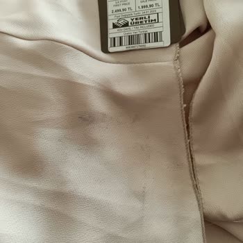 Armine Gönderilen Elbise Lekeli Ve Bozuk